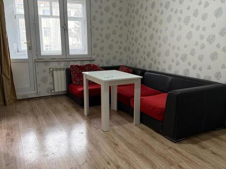 2 otaqlı köhnə tikili - Memar Əcəmi m. - 60 m²