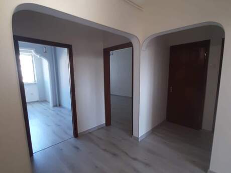 3 otaqlı köhnə tikili - Yeni Günəşli q. - 90 m²