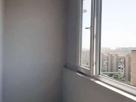 3 otaqlı köhnə tikili - Yeni Günəşli q. - 90 m²