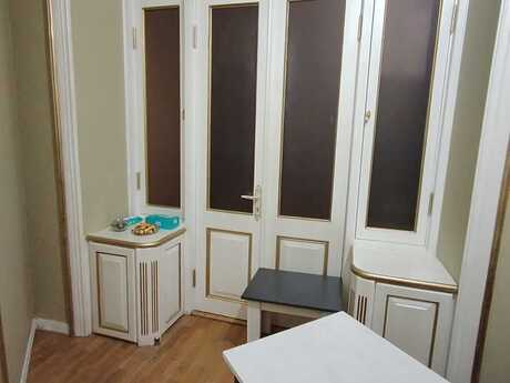 1 otaqlı ofis - Nizami m. - 10 m²