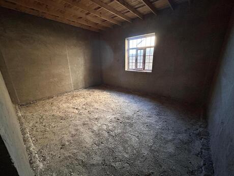 4 otaqlı həyət evi/bağ evi - Pirallahı r. - 169 m²