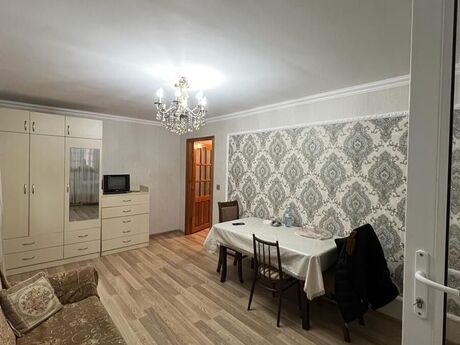 2 otaqlı köhnə tikili - İnşaatçılar m. - 55 m²