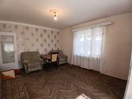 2 otaqlı köhnə tikili - Neftçilər m. - 50 m²