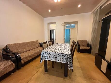Elan №6090509 - Bakı, 28 May m., 3 otaqlı, 70 m², 2/3 mərtəbə
