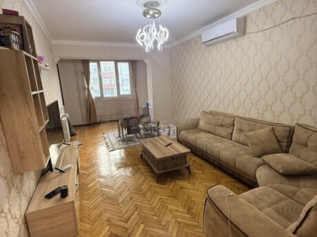 3 otaqlı köhnə tikili - Gənclik m. - 70 m²