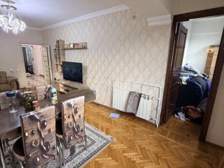 3 otaqlı köhnə tikili - Gənclik m. - 70 m²