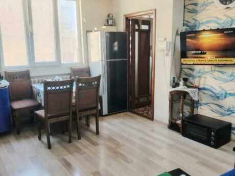 4 otaqlı köhnə tikili - Elmlər Akademiyası m. - 120 m²