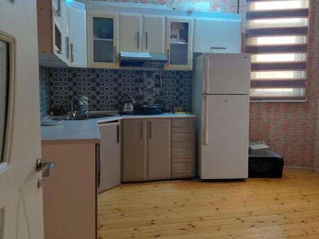 5 otaqlı həyət evi/bağ evi - Sumqayıt - 140 m²