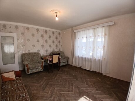 2 otaqlı köhnə tikili - Qara Qarayev m. - 50 m²
