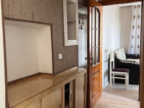 1 otaqlı köhnə tikili - 8-ci mikrorayon q. - 40 m²