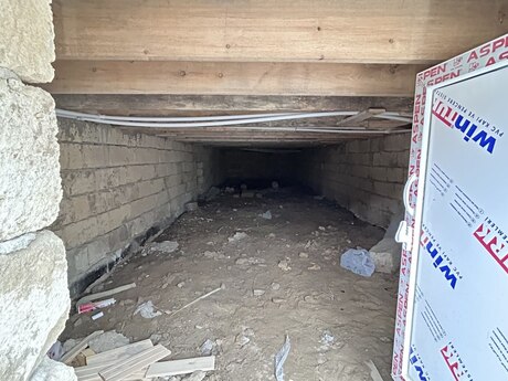 4 otaqlı həyət evi/bağ evi - Saray q. - 125 m²