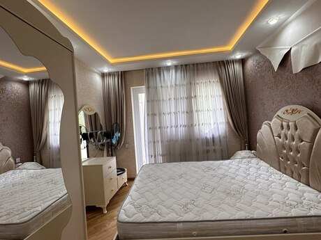 2 otaqlı köhnə tikili - 8-ci mikrorayon q. - 65 m²