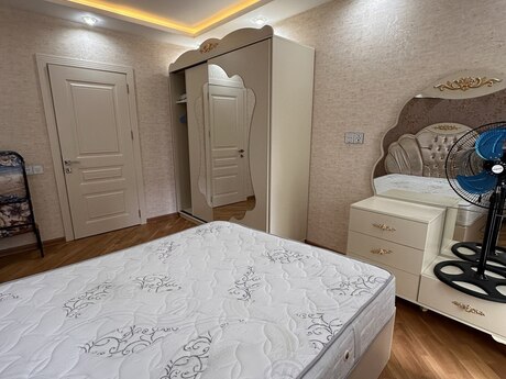 2 otaqlı köhnə tikili - 8-ci mikrorayon q. - 65 m²