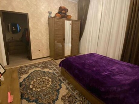 6 otaqlı həyət evi/bağ evi - Buzovna q. - 250 m²