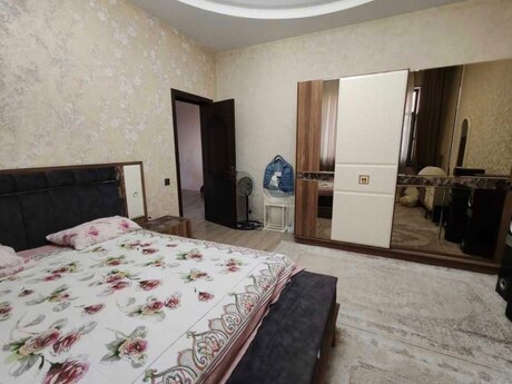 6 otaqlı həyət evi/bağ evi - Buzovna q. - 250 m²