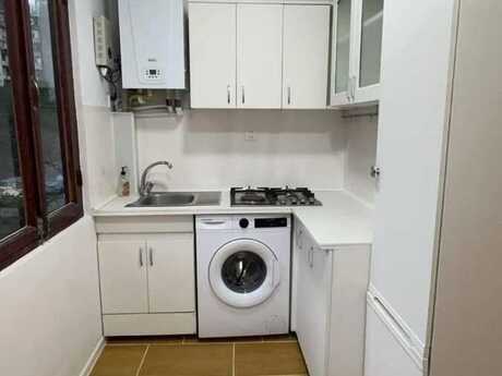 2 otaqlı köhnə tikili - İnşaatçılar m. - 65 m²