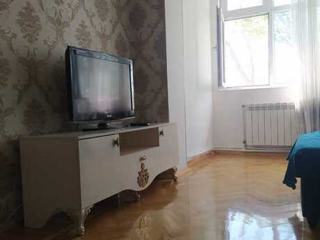 2 otaqlı köhnə tikili - Qara Qarayev m. - 65 m²