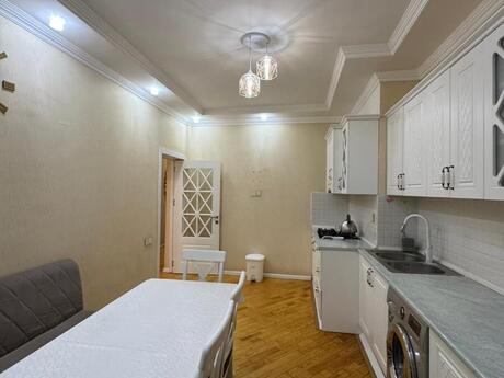 2 otaqlı yeni tikili - İnşaatçılar m. - 78 m²
