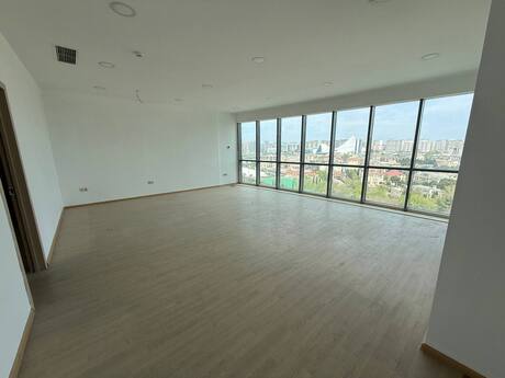 6 otaqlı ofis - Şah İsmayıl Xətai m. - 271 m²