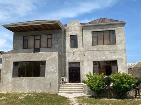 6 otaqlı həyət evi/bağ evi - Buzovna q. - 250 m²