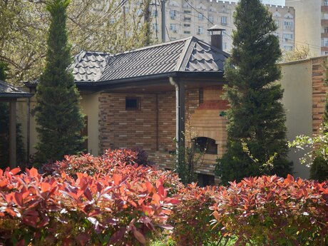 6 otaqlı həyət evi/bağ evi - Badamdar q. - 250 m²