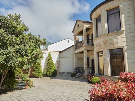 6 otaqlı həyət evi/bağ evi - Badamdar q. - 250 m²
