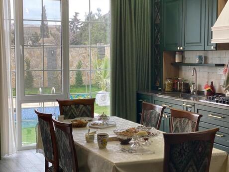 4 otaqlı həyət evi/bağ evi - Şüvəlan q. - 135 m²