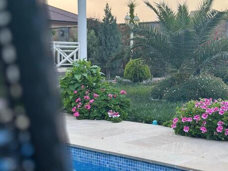 4 otaqlı həyət evi/bağ evi - Şüvəlan q. - 135 m²