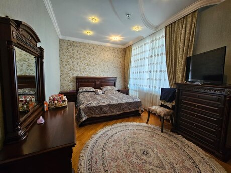 3 otaqlı yeni tikili - 8 Noyabr m. - 140 m²