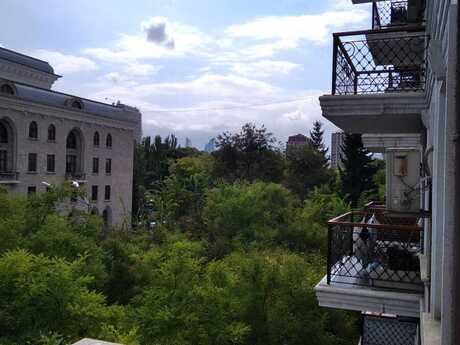 3 otaqlı köhnə tikili - 28 May m. - 85 m²