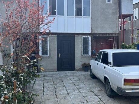 6 otaqlı həyət evi/bağ evi - Yeni Suraxanı q. - 130 m²