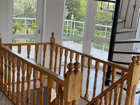 4 otaqlı həyət evi/bağ evi - Görədil q. - 200 m²