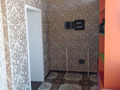 6 otaqlı həyət evi/bağ evi - Şüvəlan q. - 320 m²