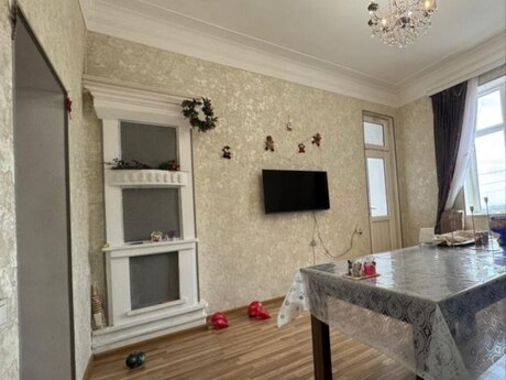 3 otaqlı köhnə tikili - Səbail r. - 85 m²