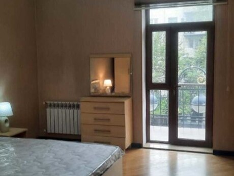3 otaqlı köhnə tikili - Nizami m. - 86 m²