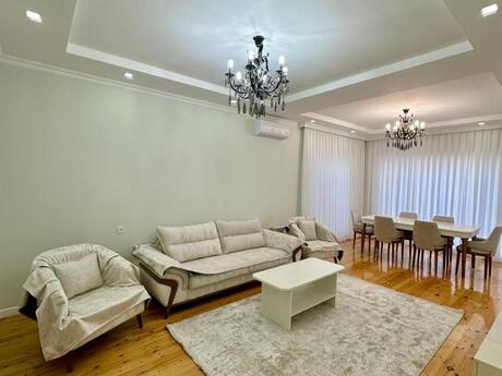 4 otaqlı həyət evi/bağ evi - Şüvəlan q. - 160 m²