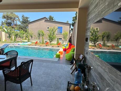 4 otaqlı həyət evi/bağ evi - Buzovna q. - 230 m²