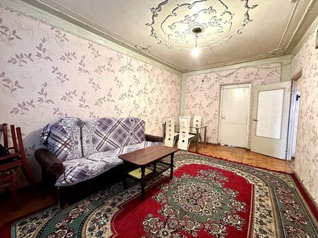 3 otaqlı köhnə tikili - Neftçilər m. - 70 m²