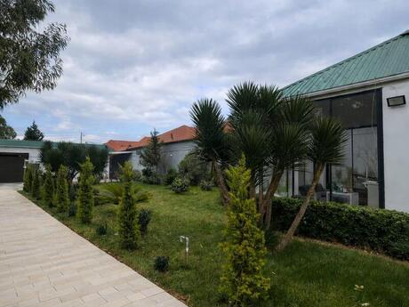 5 otaqlı həyət evi/bağ evi - Mərdəkan q. - 300 m²