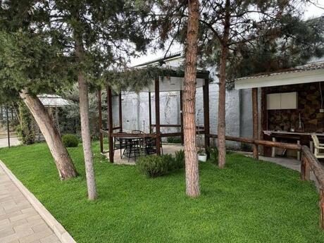 5 otaqlı həyət evi/bağ evi - Mərdəkan q. - 300 m²