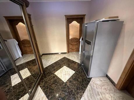 7 otaqlı həyət evi/bağ evi - Sabunçu r. - 400 m²