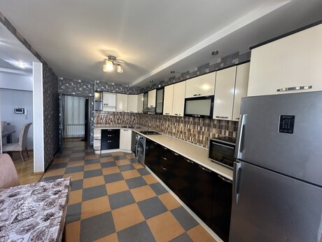3 otaqlı yeni tikili - Nəriman Nərimanov m. - 137 m²