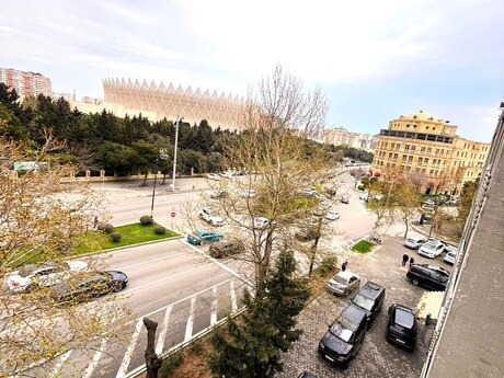 3 otaqlı köhnə tikili - Yasamal r. - 62 m²