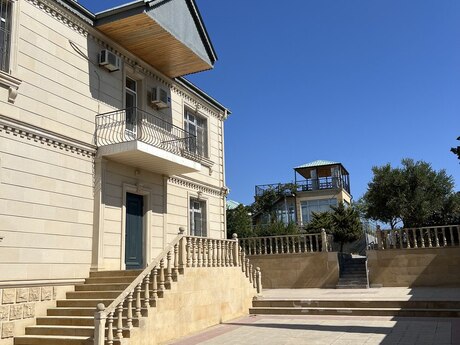 7 otaqlı həyət evi/bağ evi - Badamdar q. - 375 m²