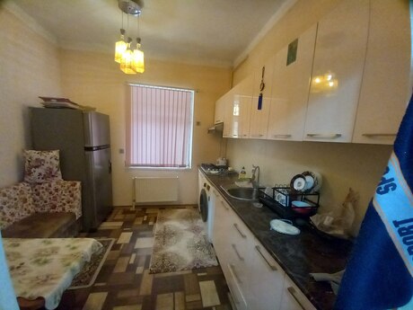 3 otaqlı həyət evi/bağ evi - Bakıxanov q. - 100 m²