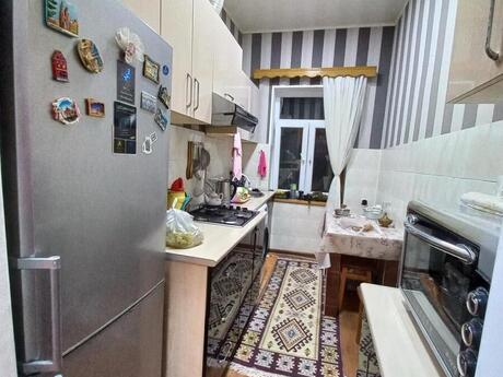 2 otaqlı köhnə tikili - Həzi Aslanov q. - 42 m²