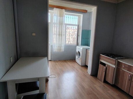 2 otaqlı köhnə tikili - Əhmədli m. - 65 m²