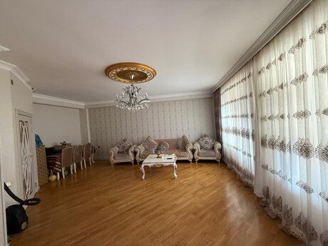 4 otaqlı yeni tikili - İnşaatçılar m. - 133 m²