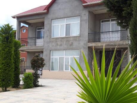 5 otaqlı həyət evi/bağ evi - Mərdəkan q. - 300 m²