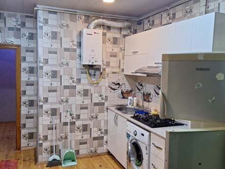 3 otaqlı köhnə tikili - Həzi Aslanov m. - 62 m²